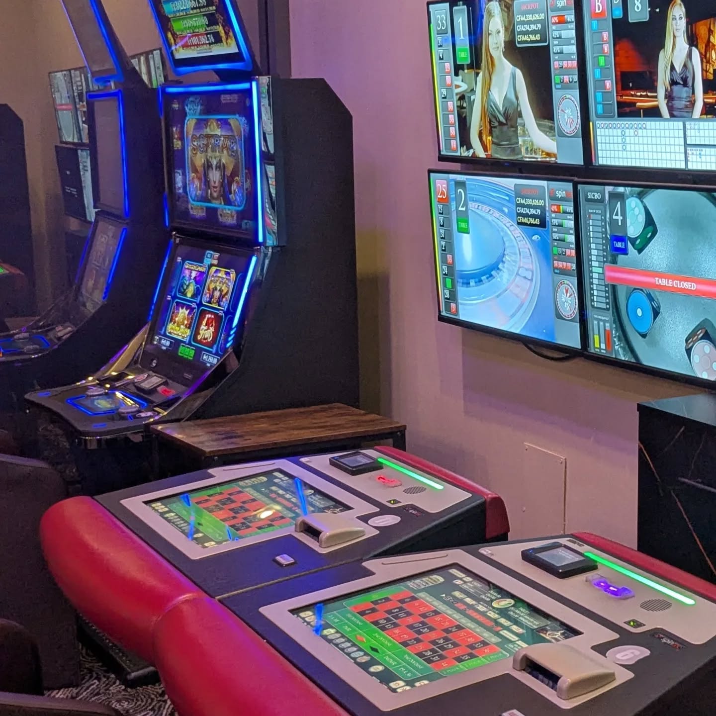 Casino Plaza DAKAR: JEUX ET LOISIR